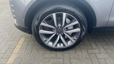 Land Rover Discovery 3.0 D300 Dynamic SE 5dr Auto Diesel Station Wagon